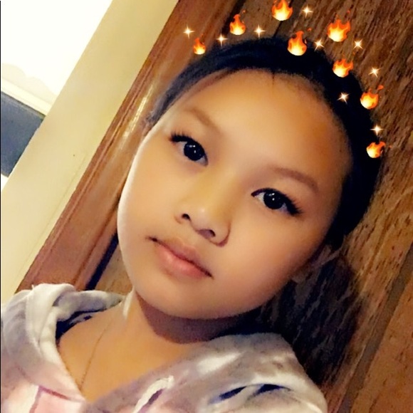 Meet your Posher, Lily - Picture 2 of 3